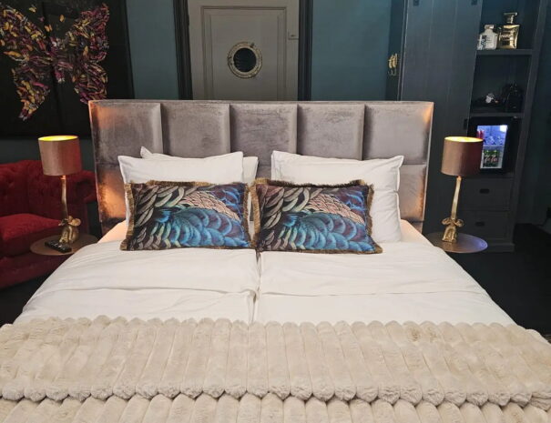 8bce56ea-e217-4080-9d44-4ce16f239ec2_mw1280