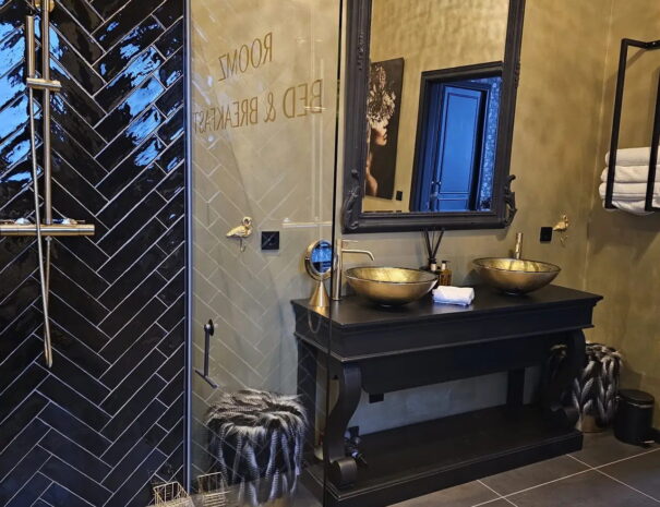 8e96eab5-7e77-4fa5-9676-a59de48a838a_mw1280